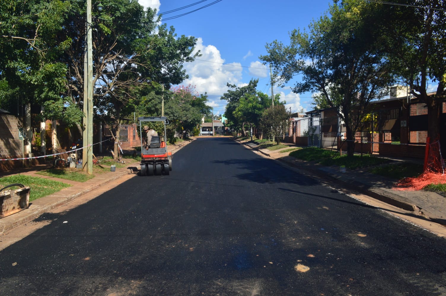 Mediante obras, mejoran las calles del barrio Acaraguá